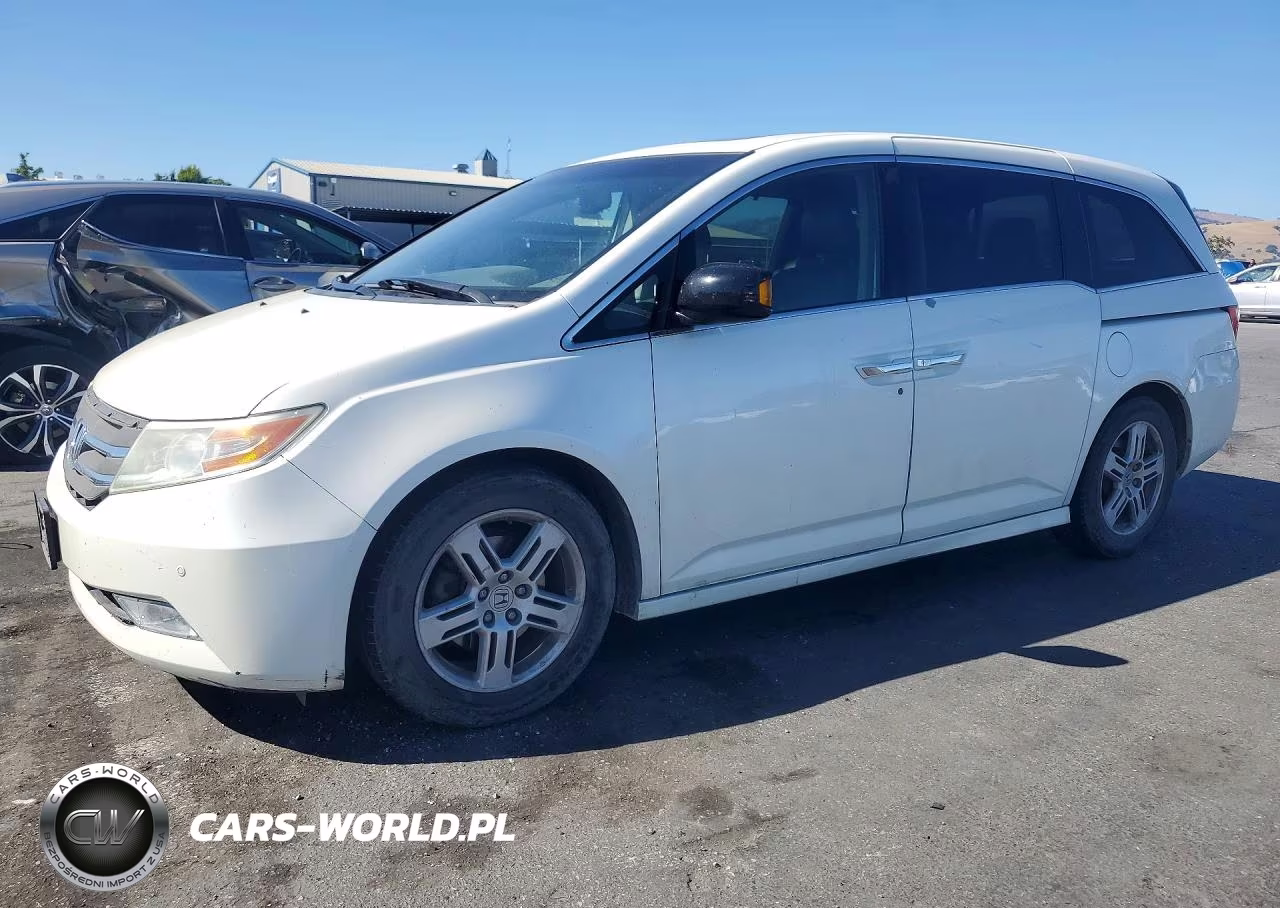2013 Honda Odyssey Touring – zdjęcie 1 z 13