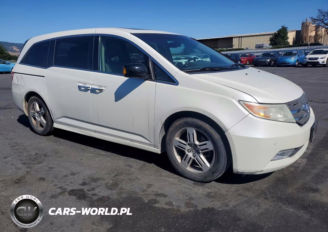 2013 Honda Odyssey Touring VIN:5FNRL5H92DB091178 - 4