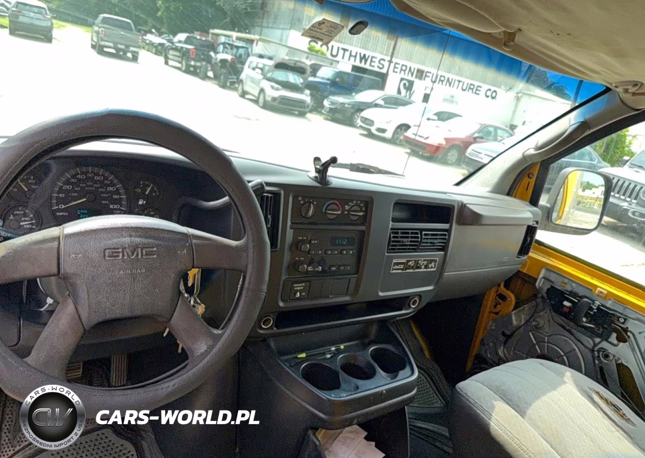 2004 GMC Savana Cutaway G3500 VIN:1GDGG31V141906479 - 9