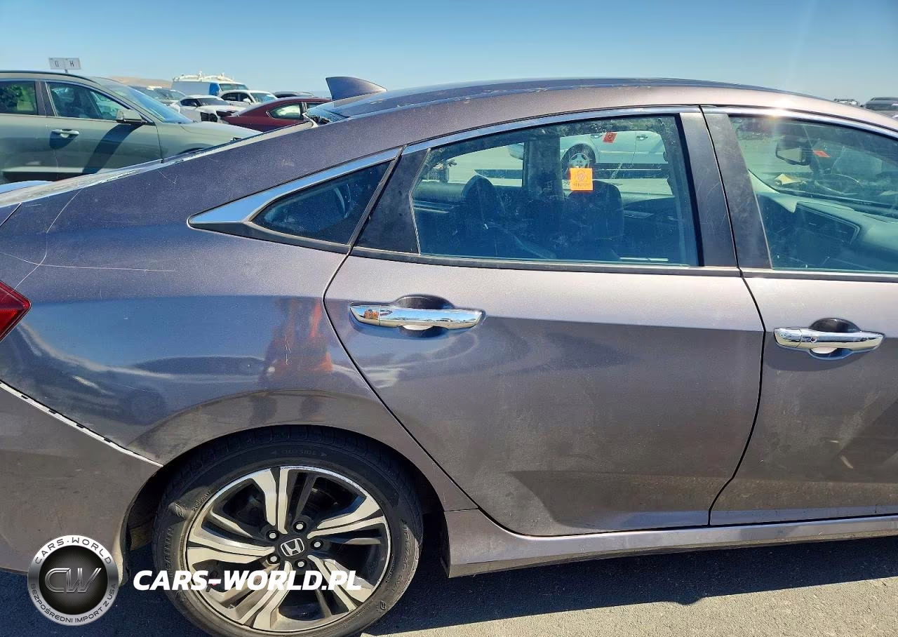 2017 Honda Civic Touring VIN:19XFC1F9XHE209732 - 10