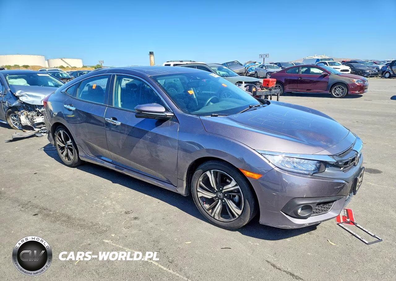 2017 Honda Civic Touring VIN:19XFC1F9XHE209732 - 4