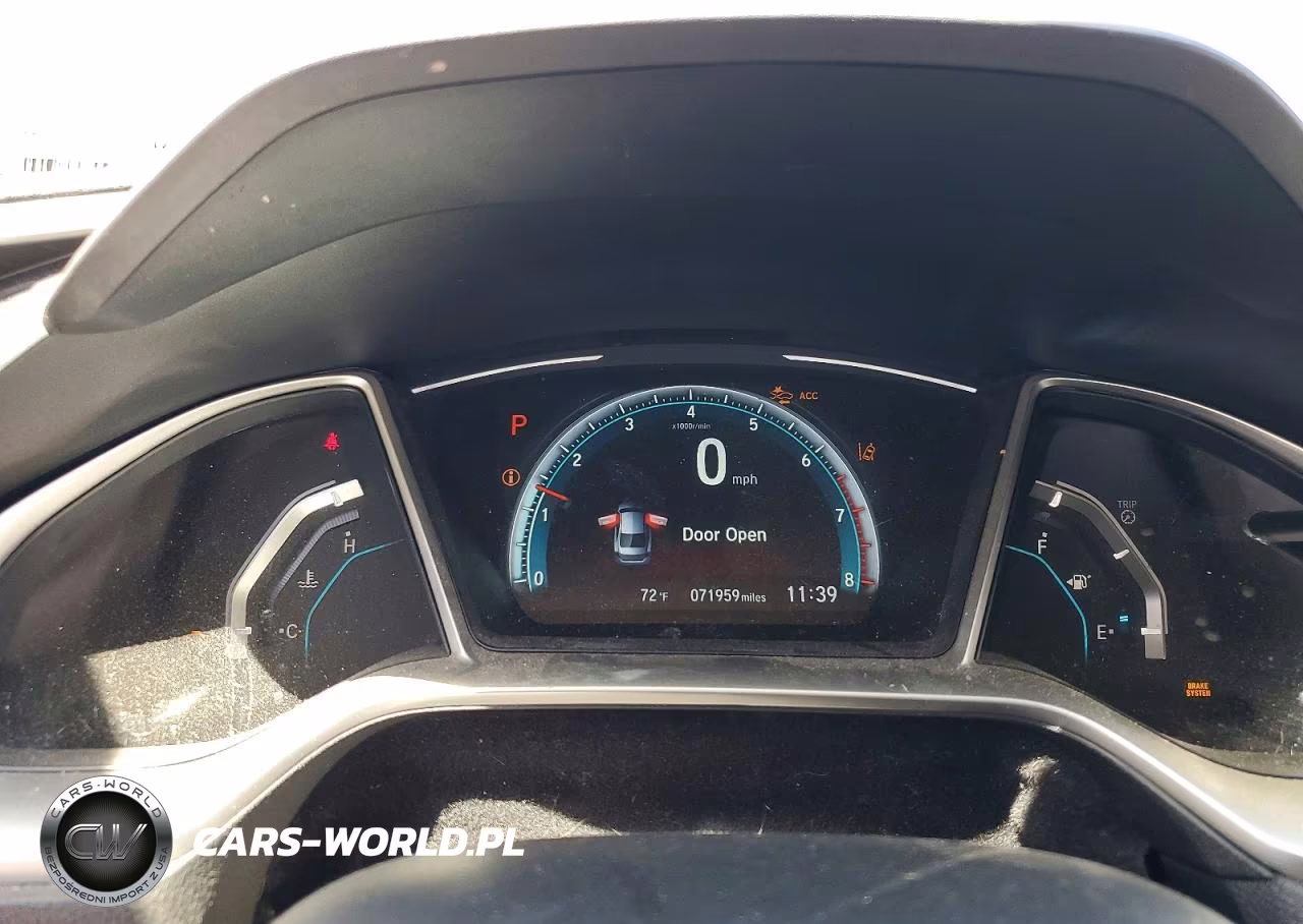 2017 Honda Civic Touring VIN:19XFC1F9XHE209732 - 9
