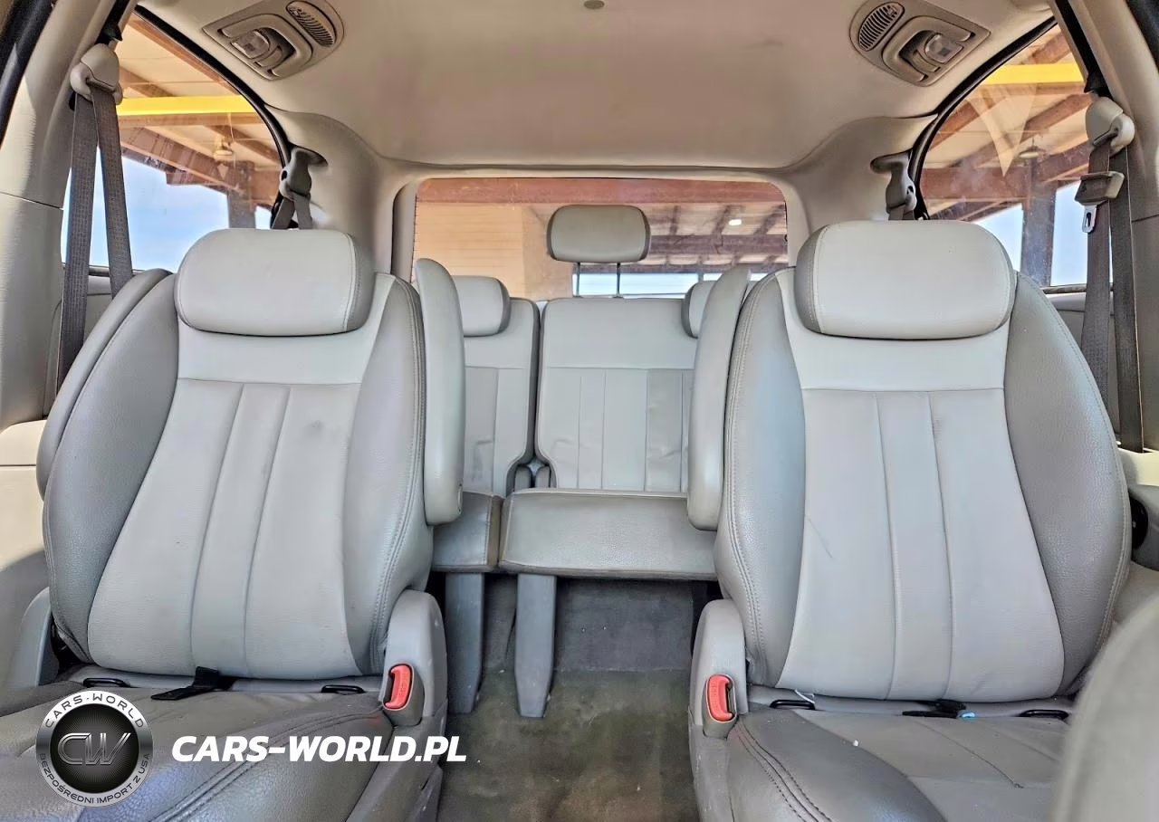 2006 Chrysler Town & Country Touring VIN:2A4GP54L26R702342 - 10