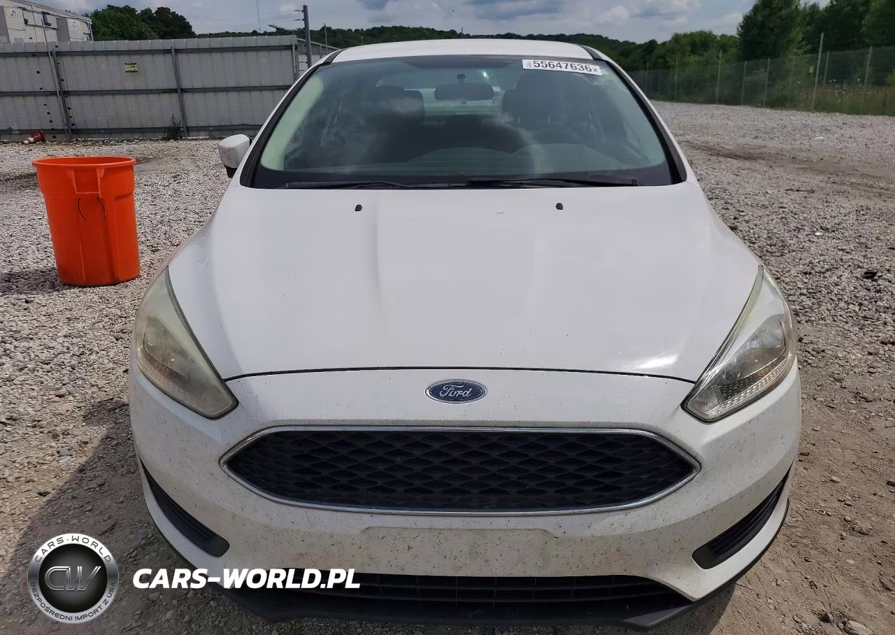 2017 Ford Focus Se VIN:1FADP3F22HL222837 - 5
