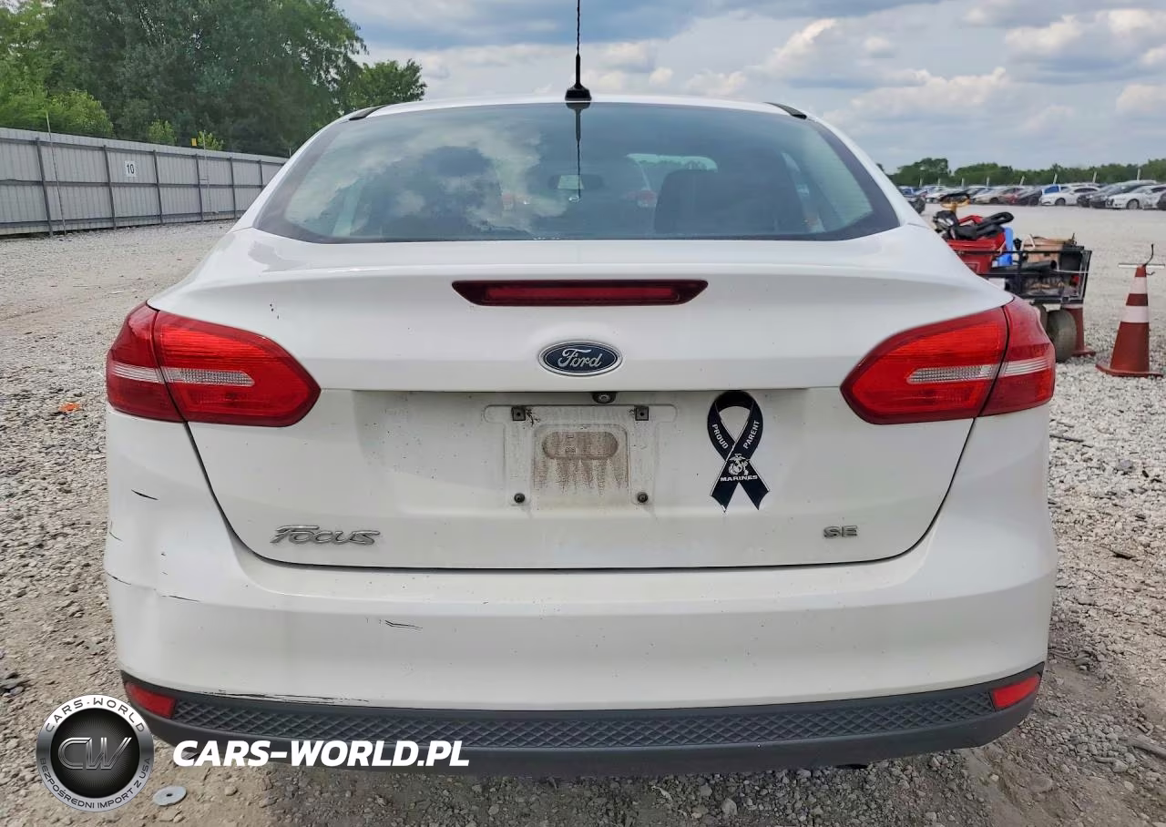 2017 Ford Focus Se VIN:1FADP3F22HL222837 - 6