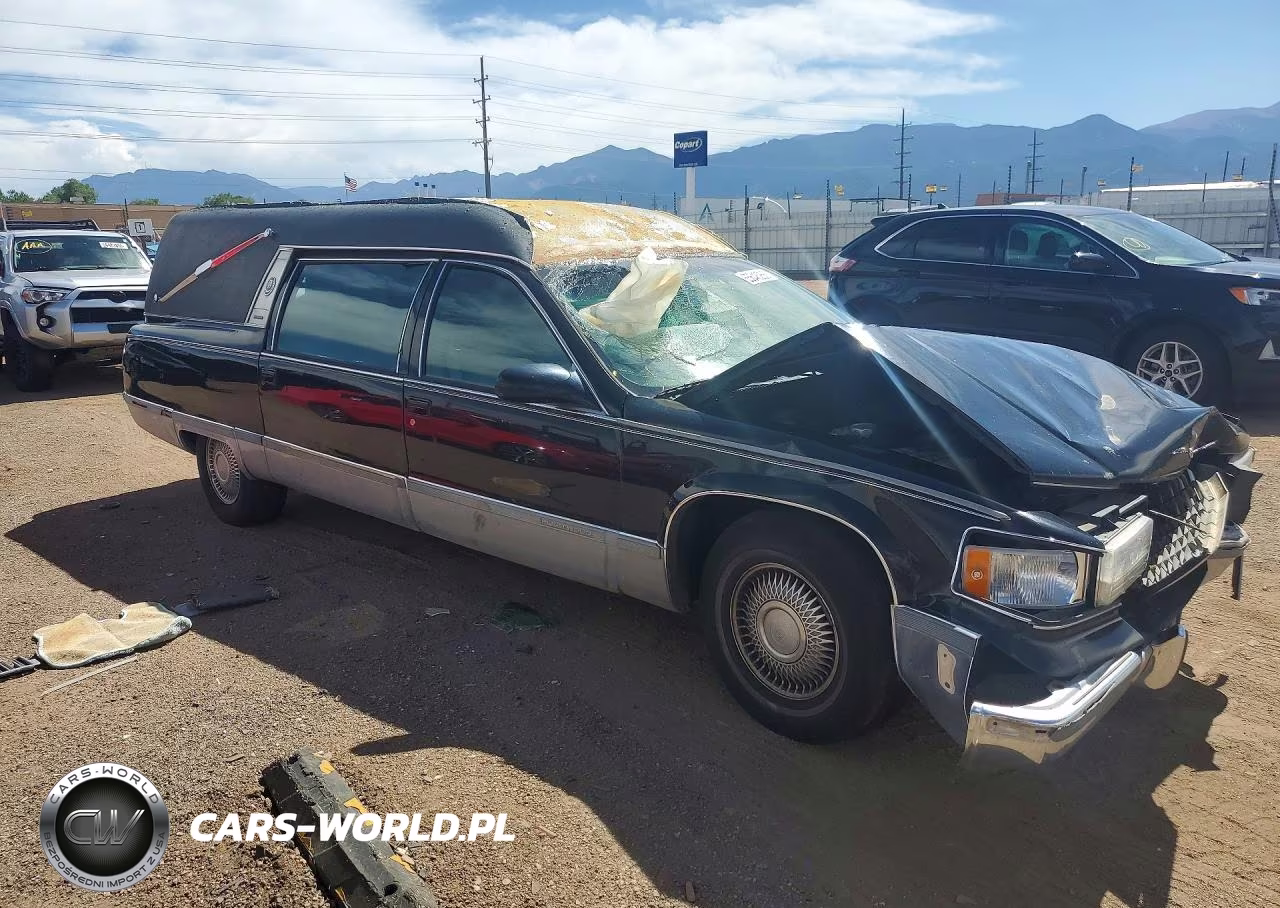 1996 Cadillac Commercial Chassis VIN:1GEFH90P0TR705716 - 4