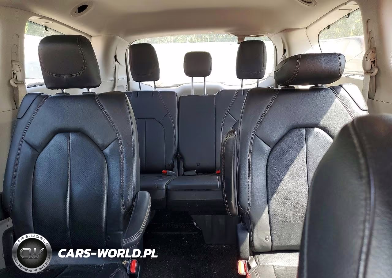 2019 Chrysler Pacifica Touring L VIN:2C4RC1BG6KR626904 - 10