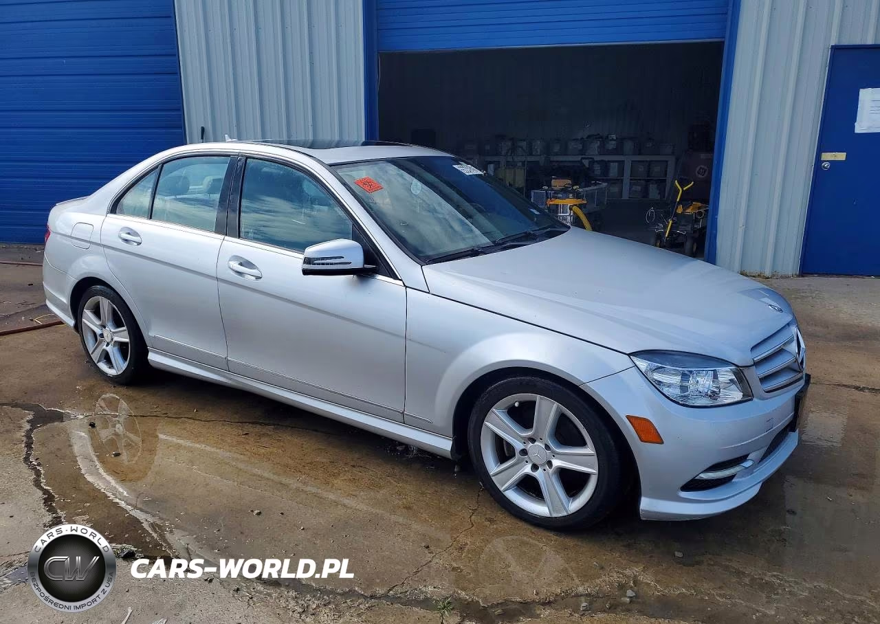 2011 Mercedes-Benz C 300 VIN:WDDGF5EB9BR139942 - 4