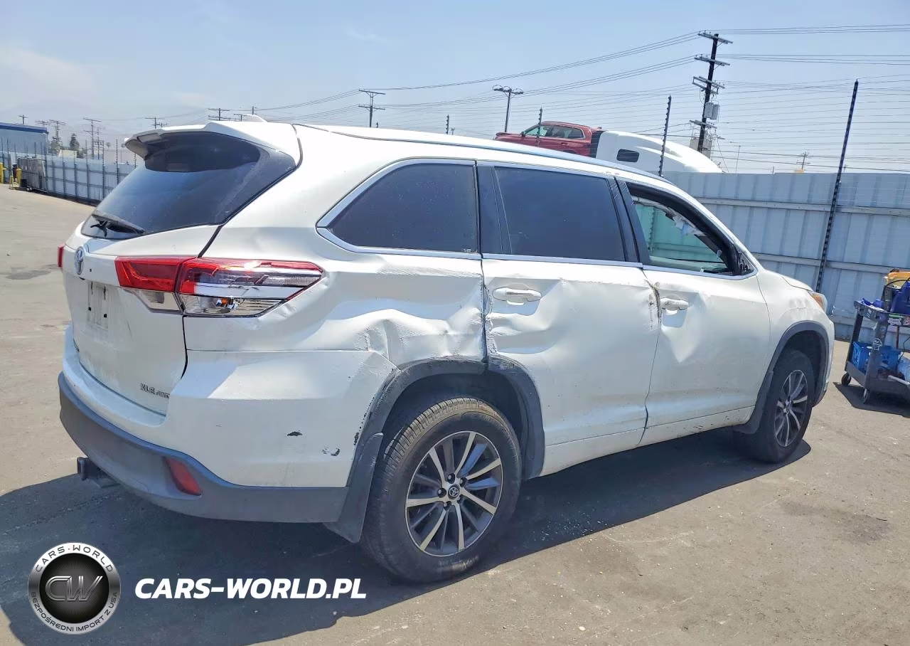 2017 Toyota Highlander Xle VIN:5TDJZRFH5HS514222 - 3