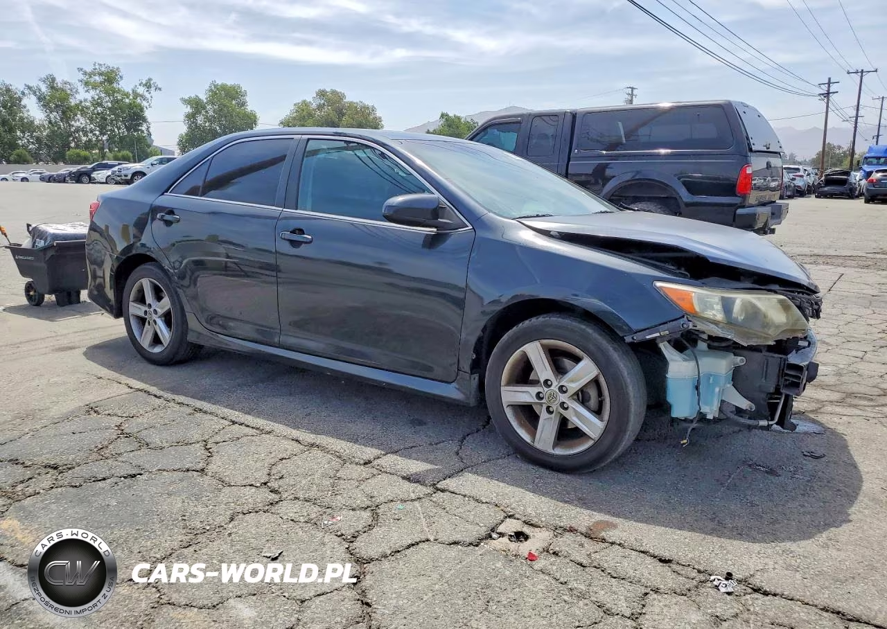 2014 Toyota Camry Se VIN:4T1BF1FK3EU867068 - 4