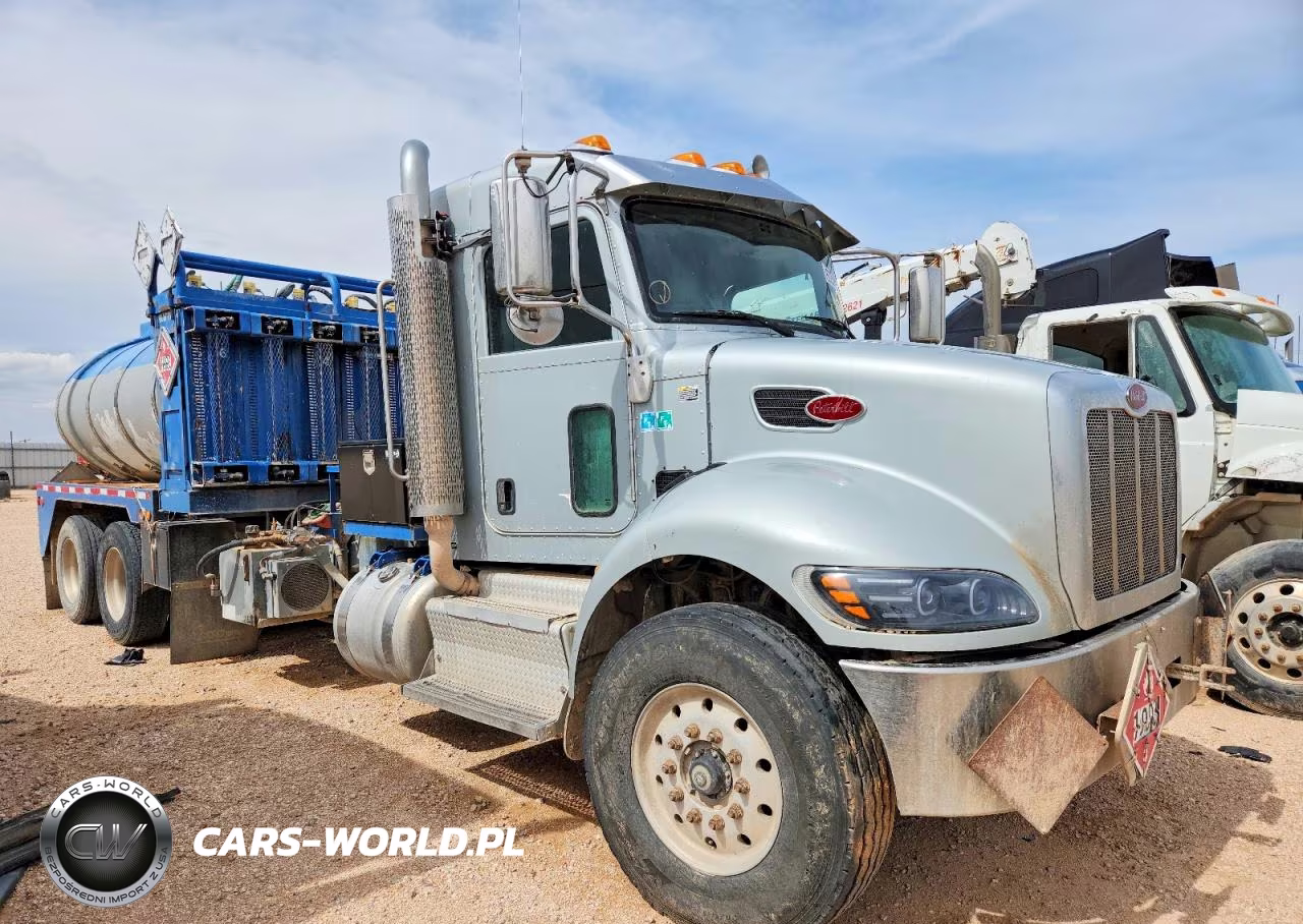 2015 Peterbilt 348 Fuel Truck – zdjęcie 1 z 10