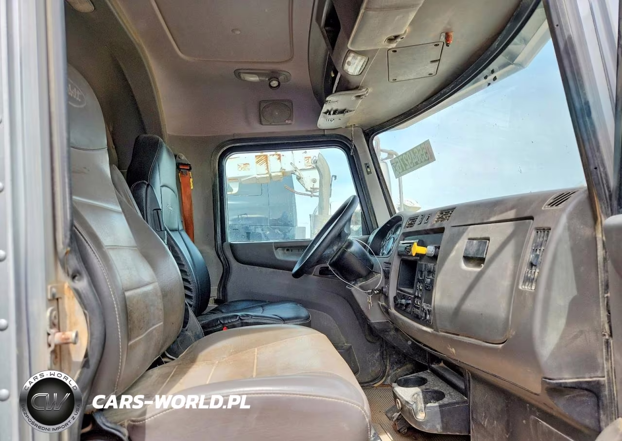 2015 Peterbilt 348 Fuel Truck VIN:2NP3LJ0XXFM269795 - 5