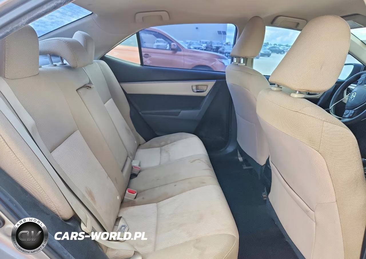 2015 Toyota Corolla Le VIN:5YFBURHE4FP298519 - 10