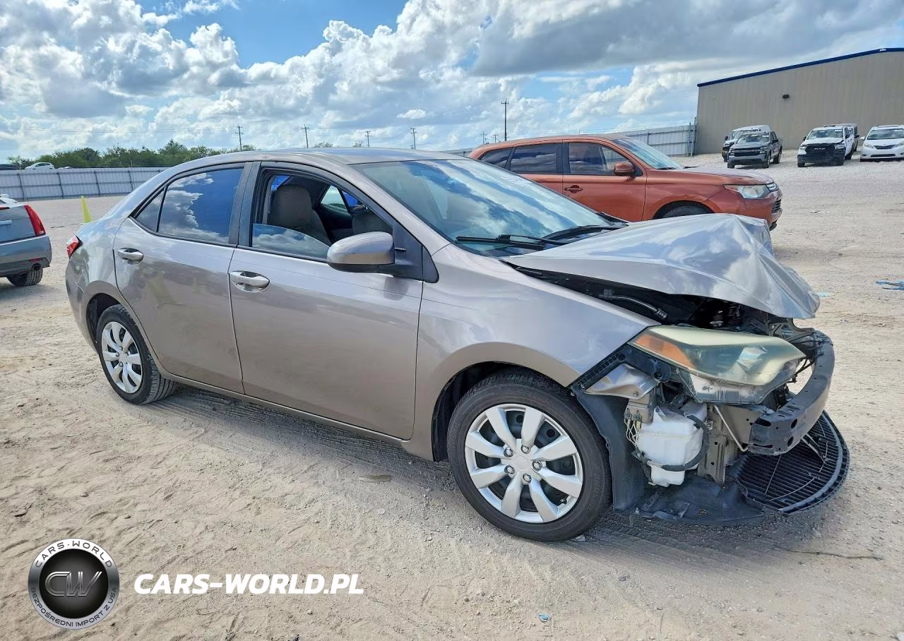 2015 Toyota Corolla Le VIN:5YFBURHE4FP298519 - 4