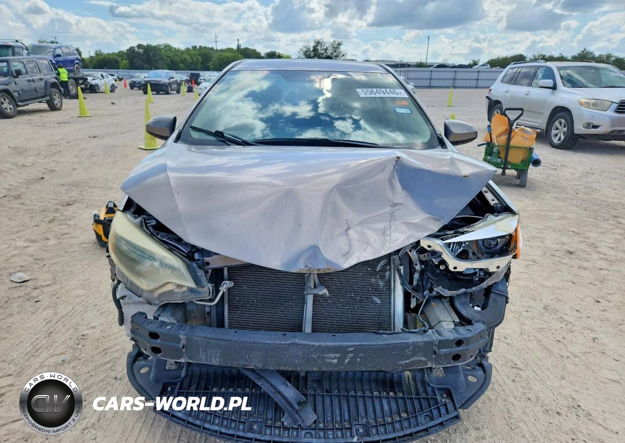 2015 Toyota Corolla Le VIN:5YFBURHE4FP298519 - 5
