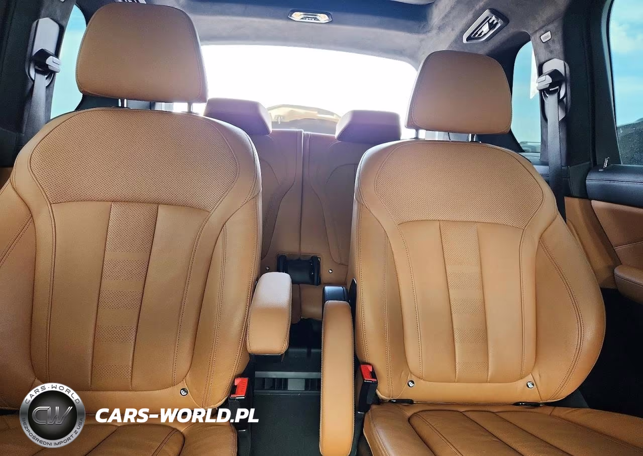 2020 BMW X7 xDrive40I VIN:5UXCW2C09L9D04559 - 10