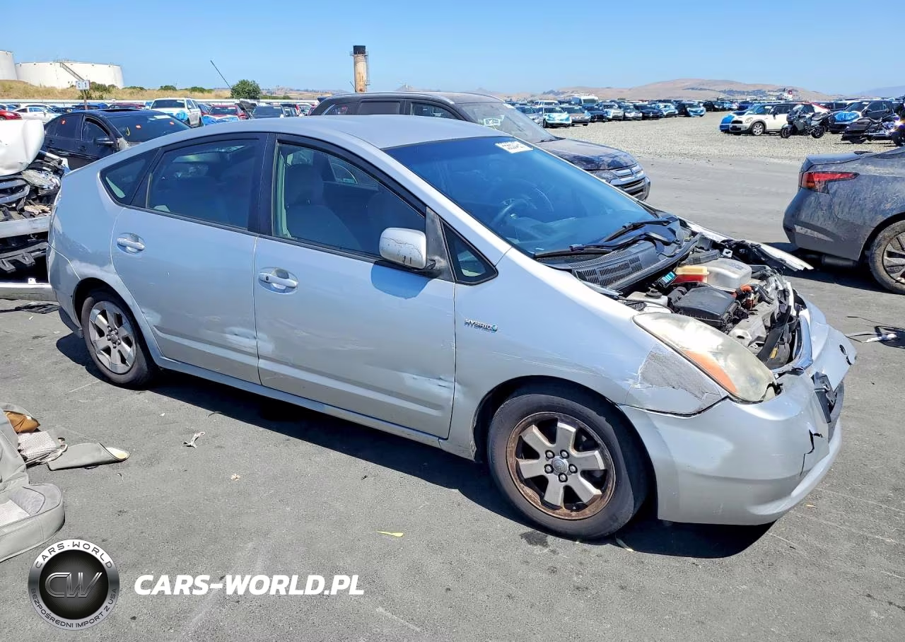2008 Toyota Prius Base VIN:JTDKB20UX87697925 - 4