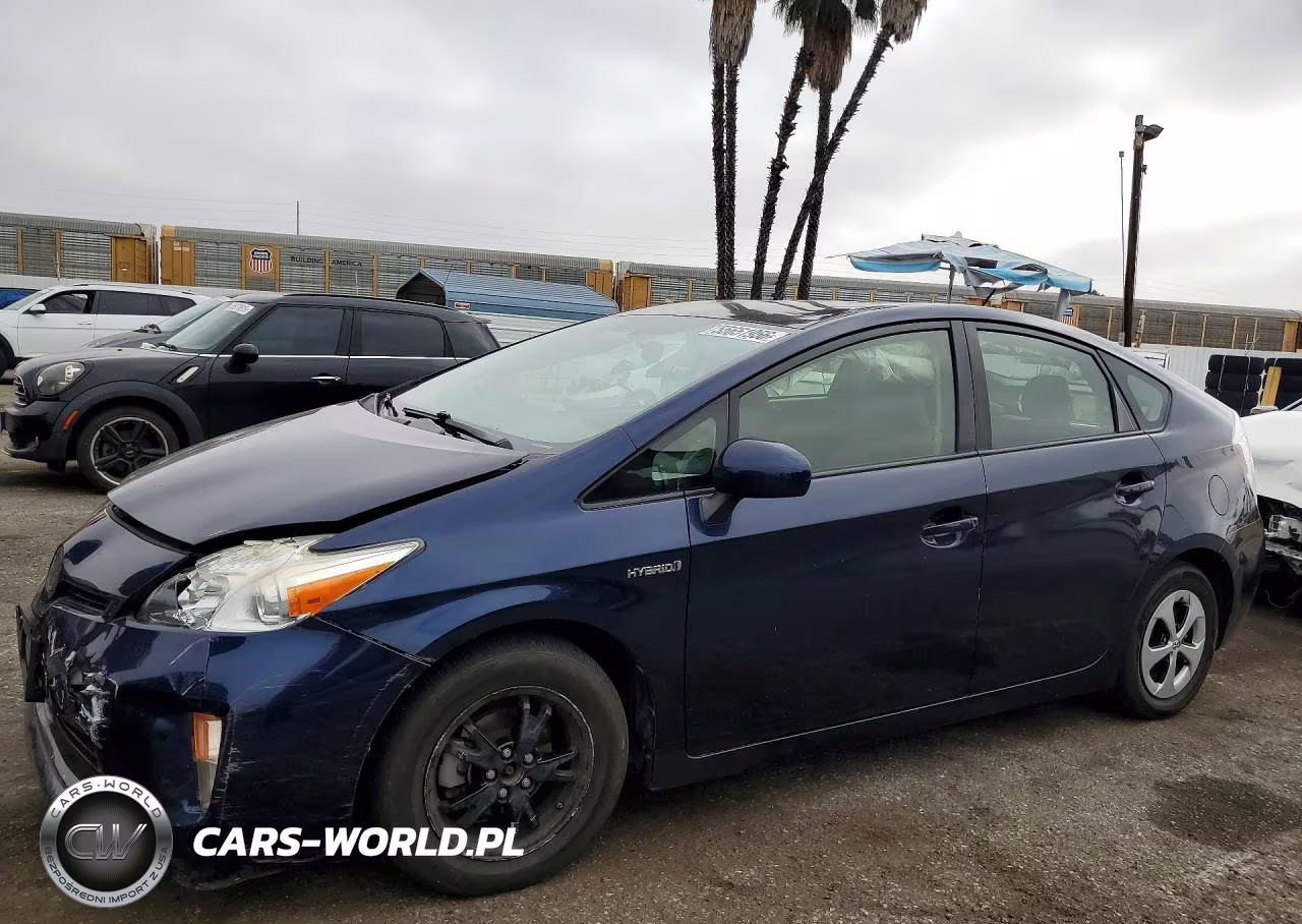 2015 Toyota Prius Three – zdjęcie 1 z 12