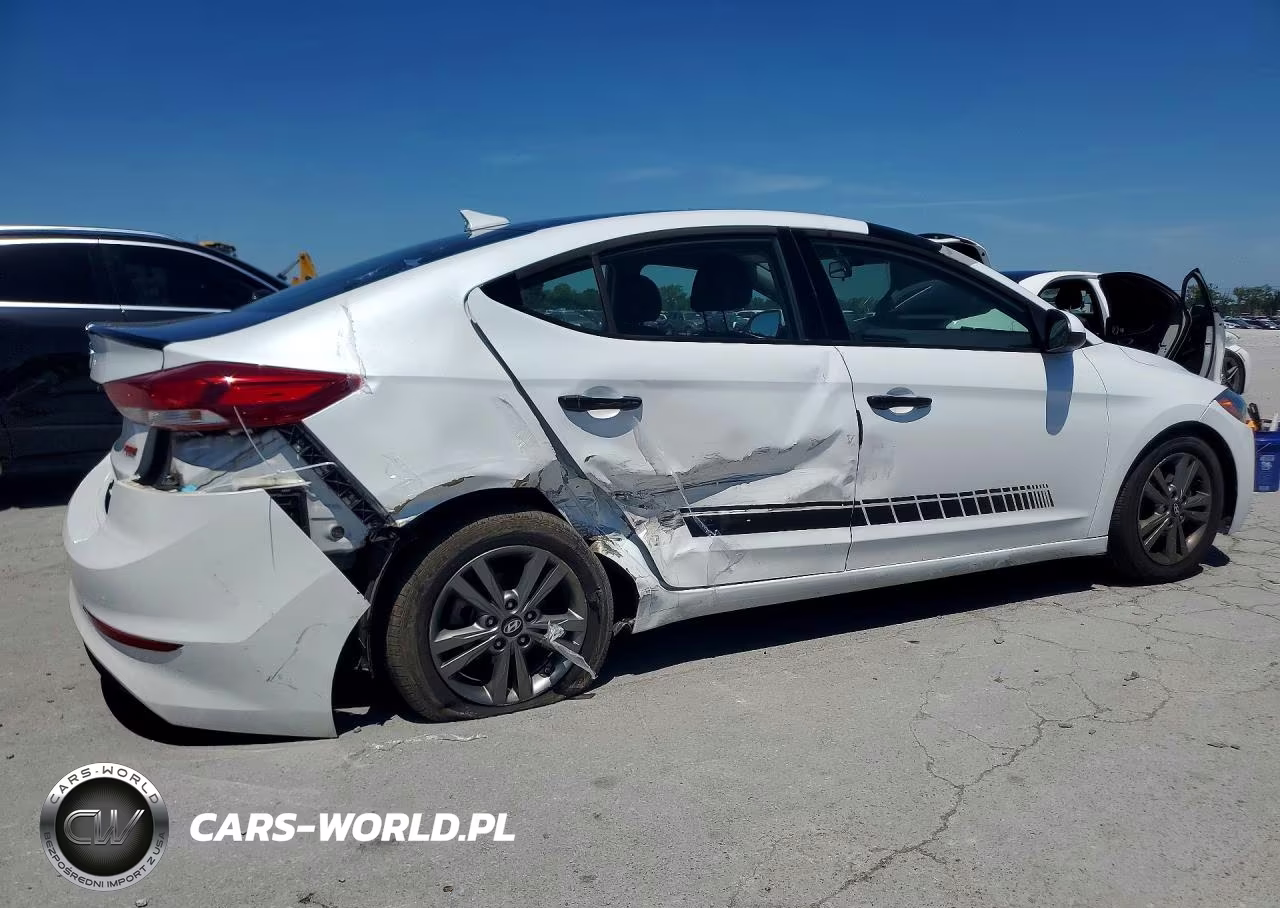 2018 Hyundai Elantra Sel VIN:5NPD84LF3JH331273 - 3