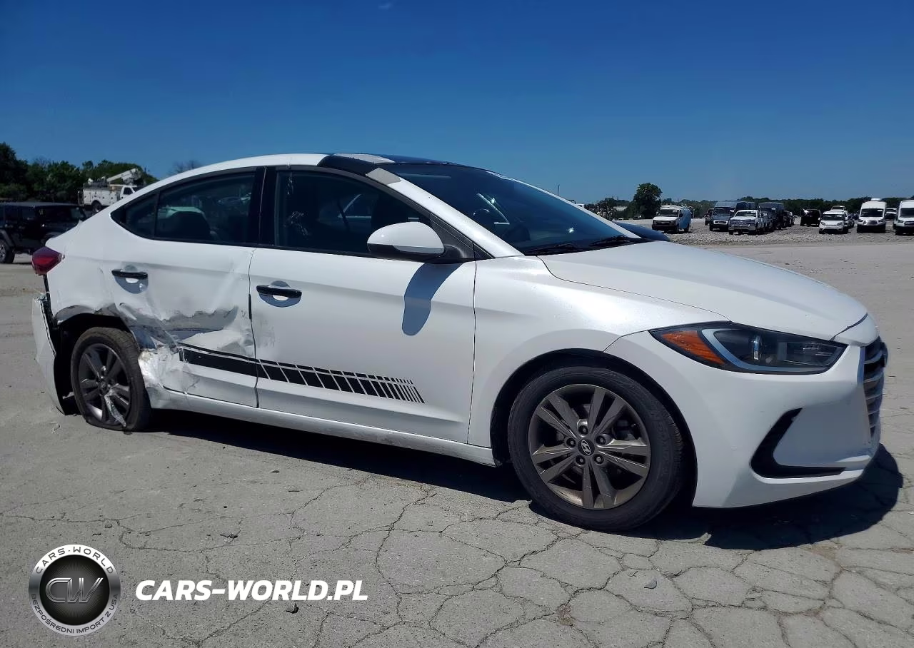 2018 Hyundai Elantra Sel VIN:5NPD84LF3JH331273 - 4
