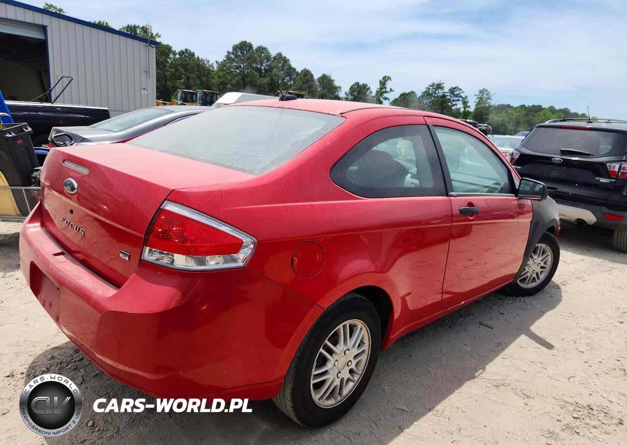 2008 Ford Focus Se VIN:1FAHP33N58W257886 - 3
