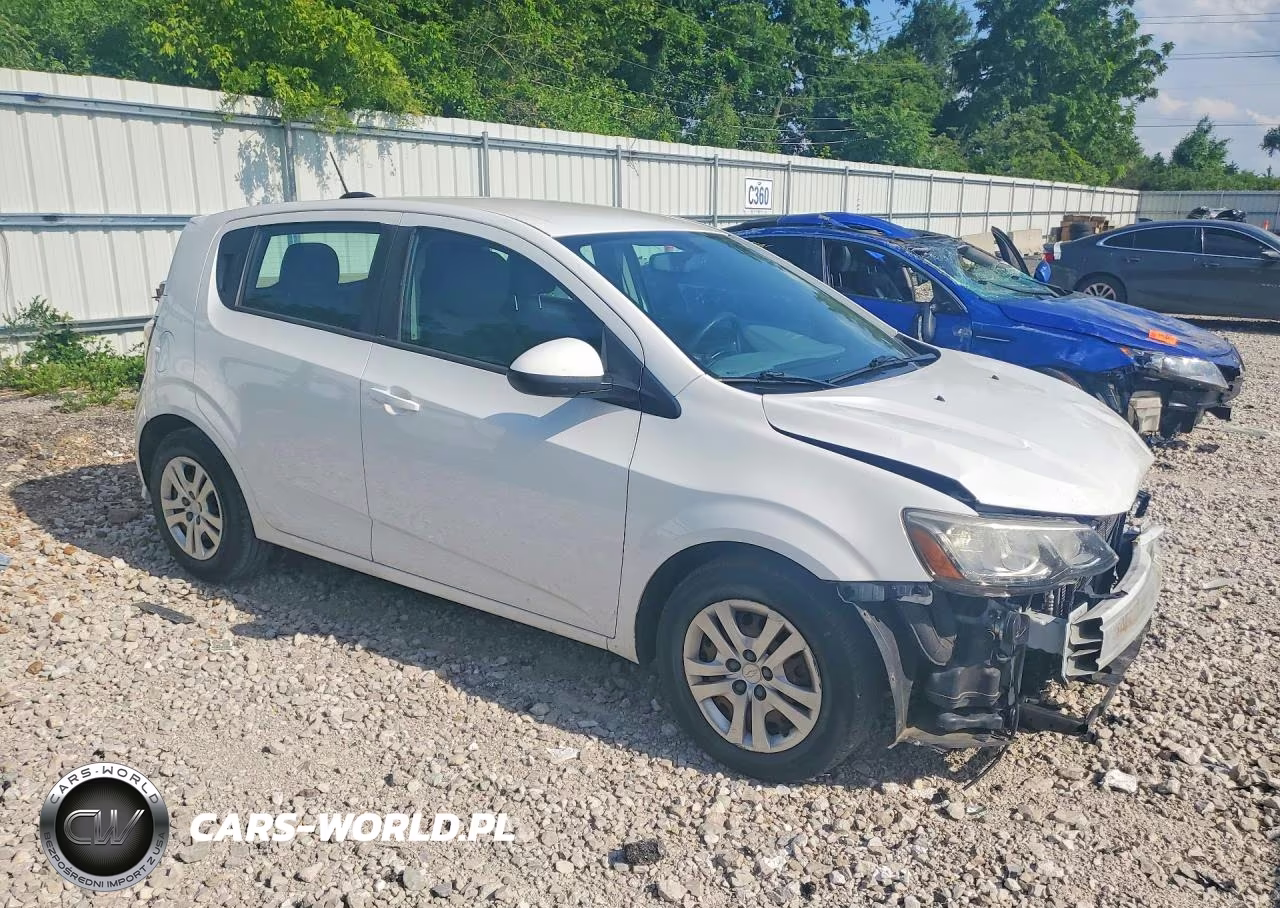 2017 Chevrolet Sonic VIN:1G1JG6SHXH4145467 - 4