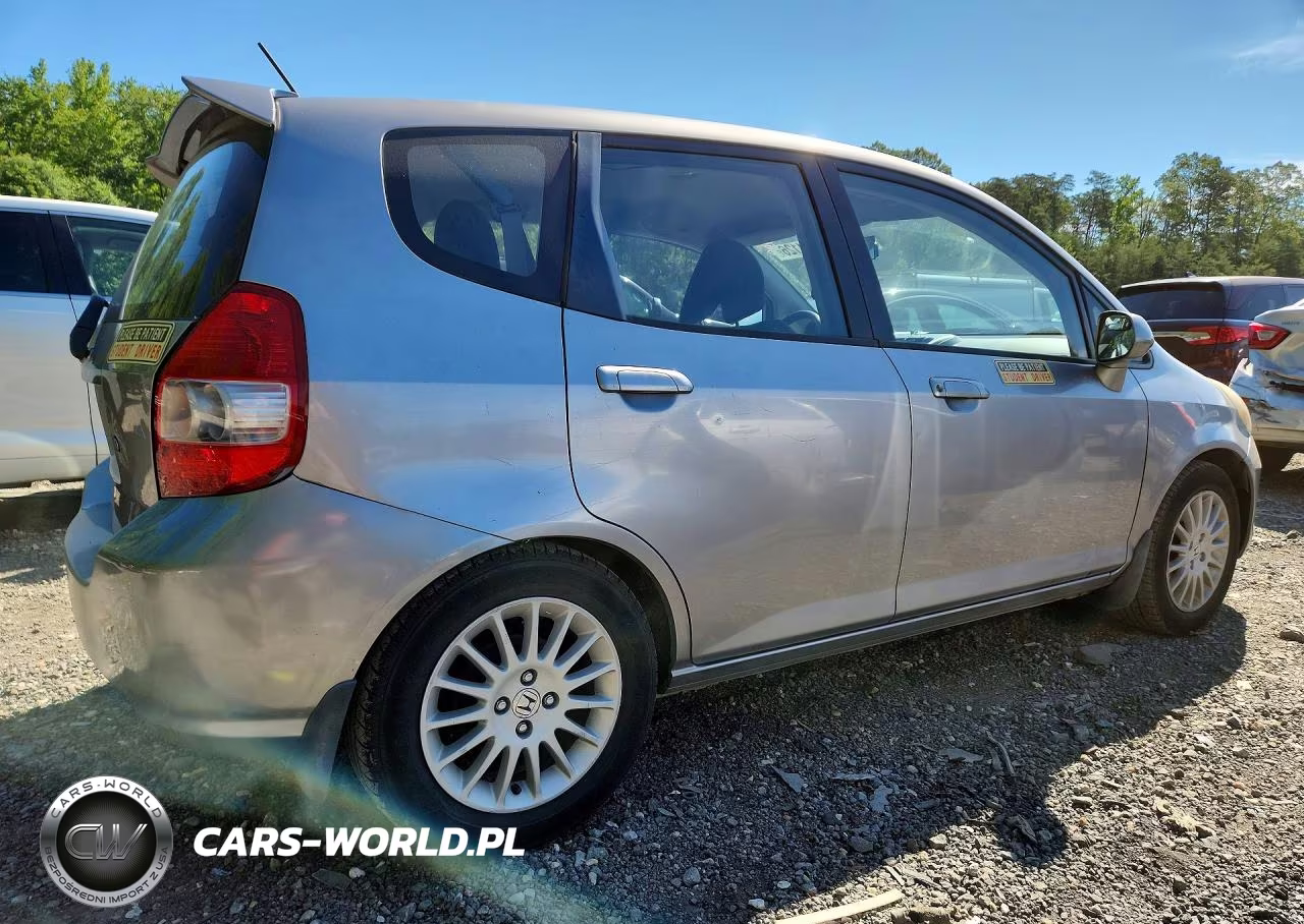 2007 Honda Fit VIN:JHMGD38447S019000 - 3