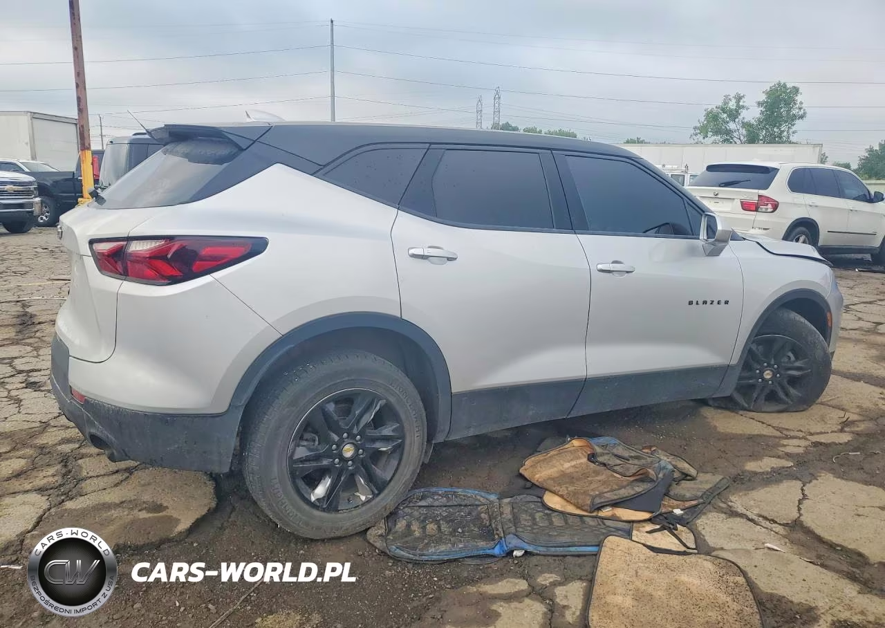 2020 Chevrolet Blazer VIN:3GNKBCR42LS725498 - 3