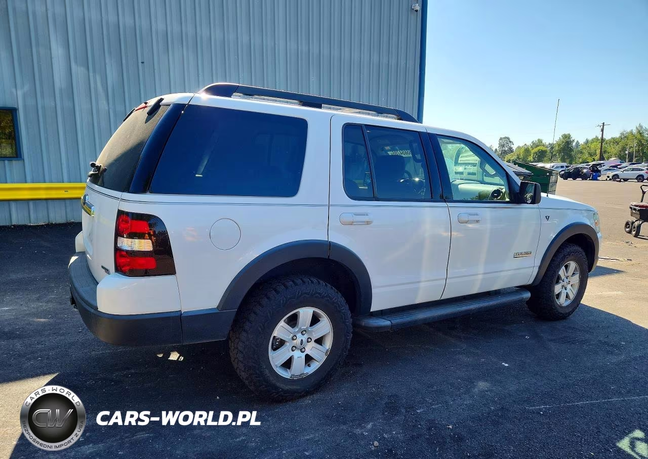 2007 Ford Explorer Xlt VIN:1FMEU73897UA82636 - 3