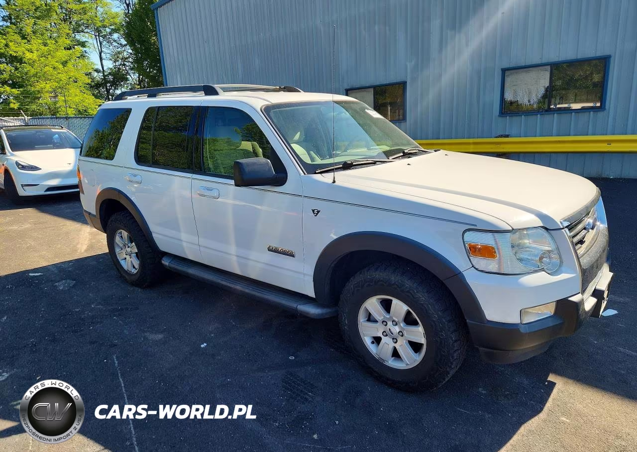 2007 Ford Explorer Xlt VIN:1FMEU73897UA82636 - 4
