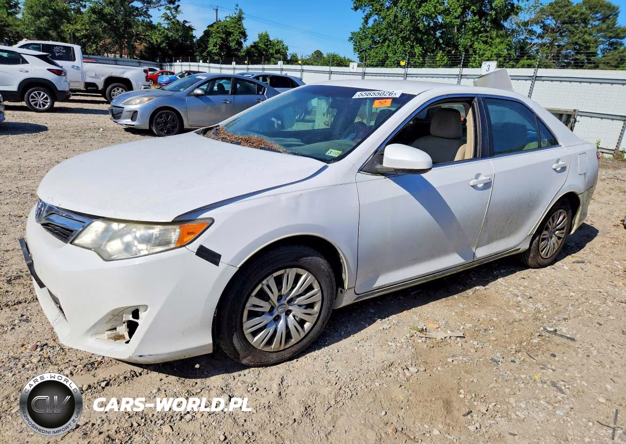 2012 Toyota Camry Le – zdjęcie 1 z 12