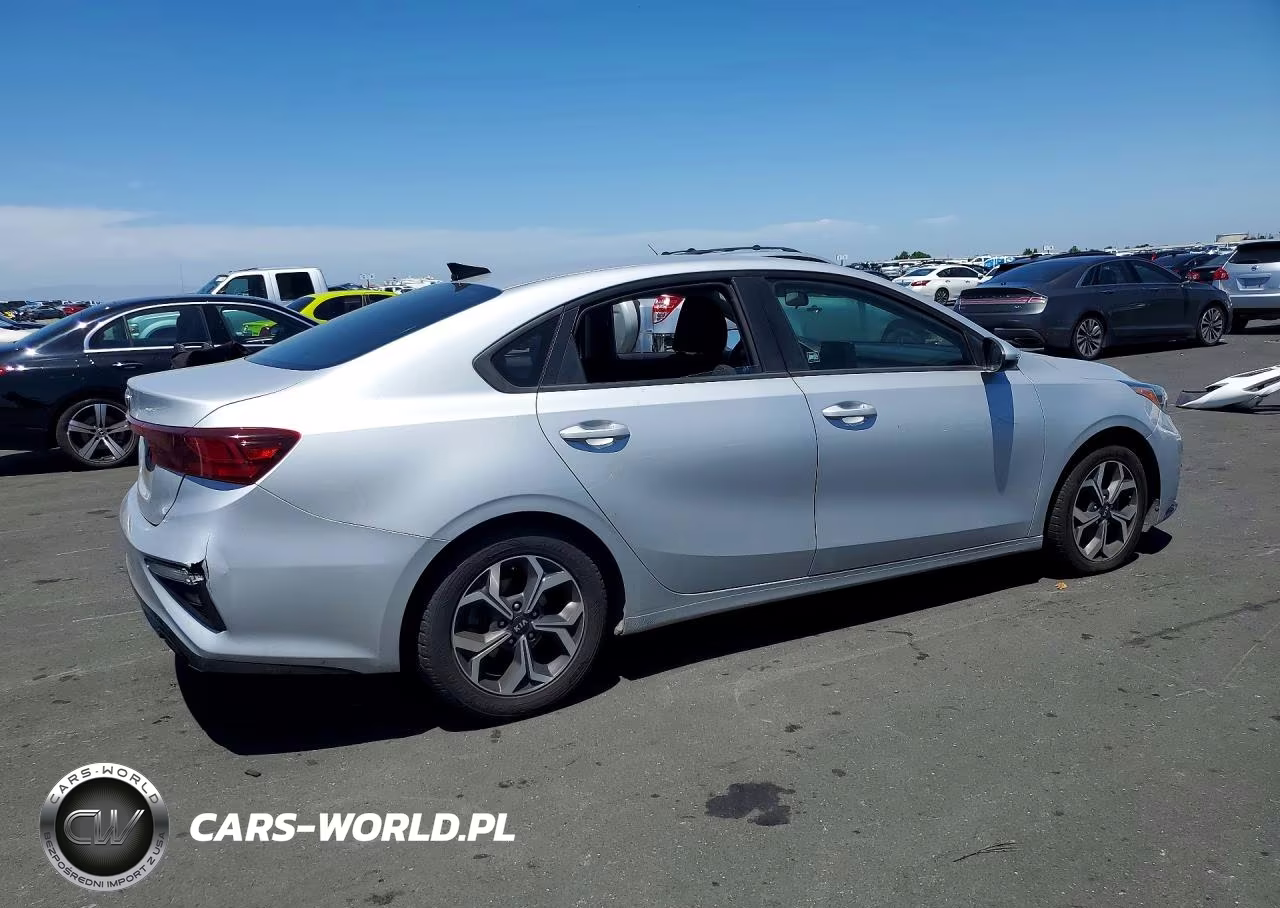 2021 Kia Forte Lxs VIN:3KPF24AD0ME321367 - 3