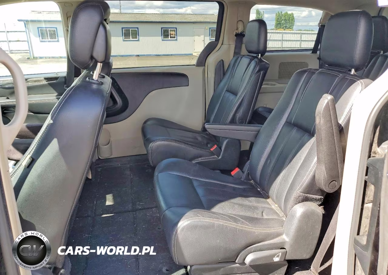 2014 Chrysler Town & Country Touring VIN:2C4RC1BG4ER358262 - 11