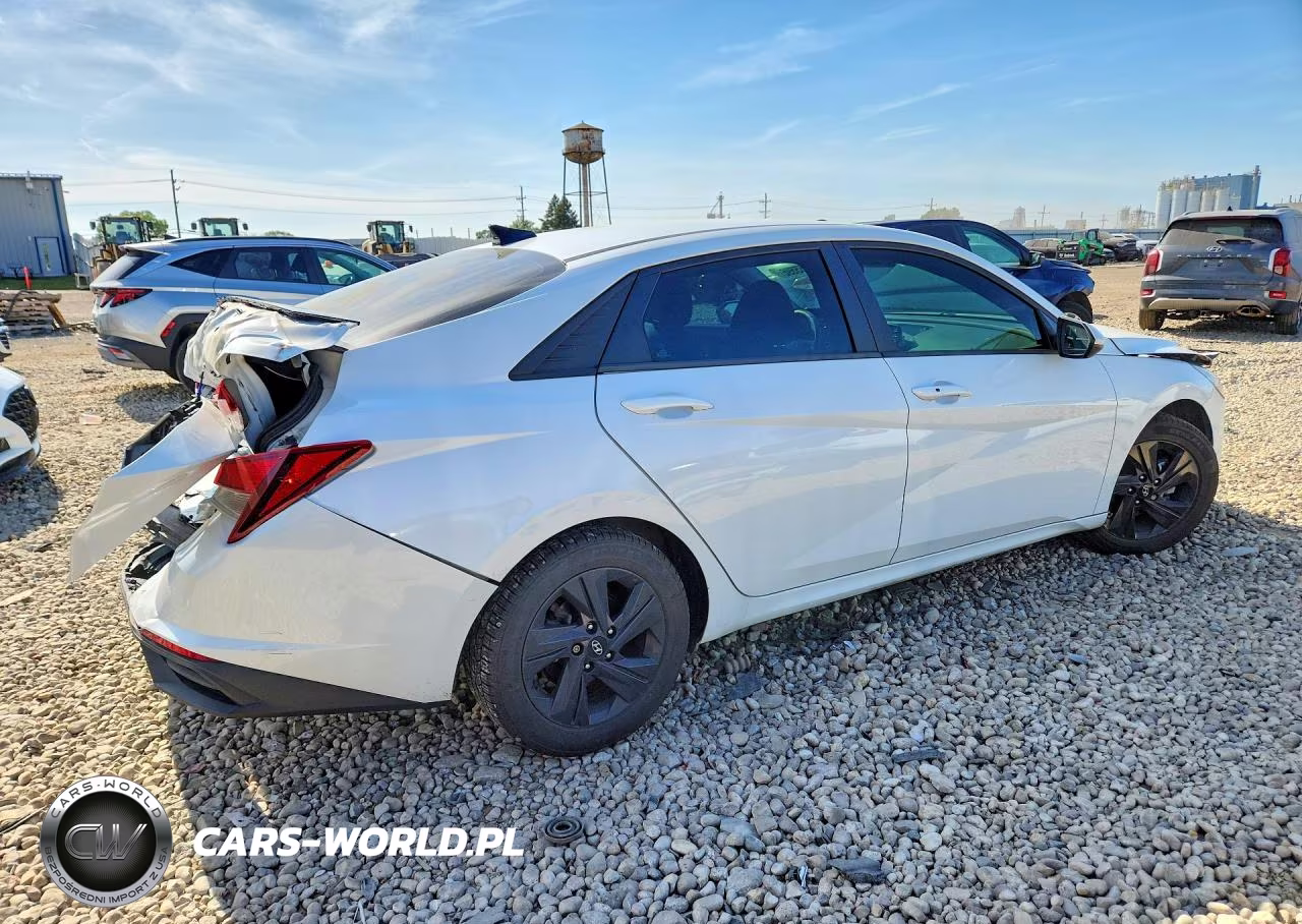 2022 Hyundai Elantra Sel VIN:5NPLS4AGXNH057343 - 3