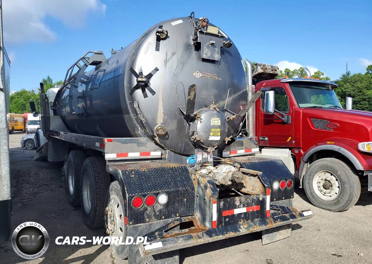 2017 Peterbilt 367 Vacuum Truck VIN:1NPTX4EX8HD412489 - 3