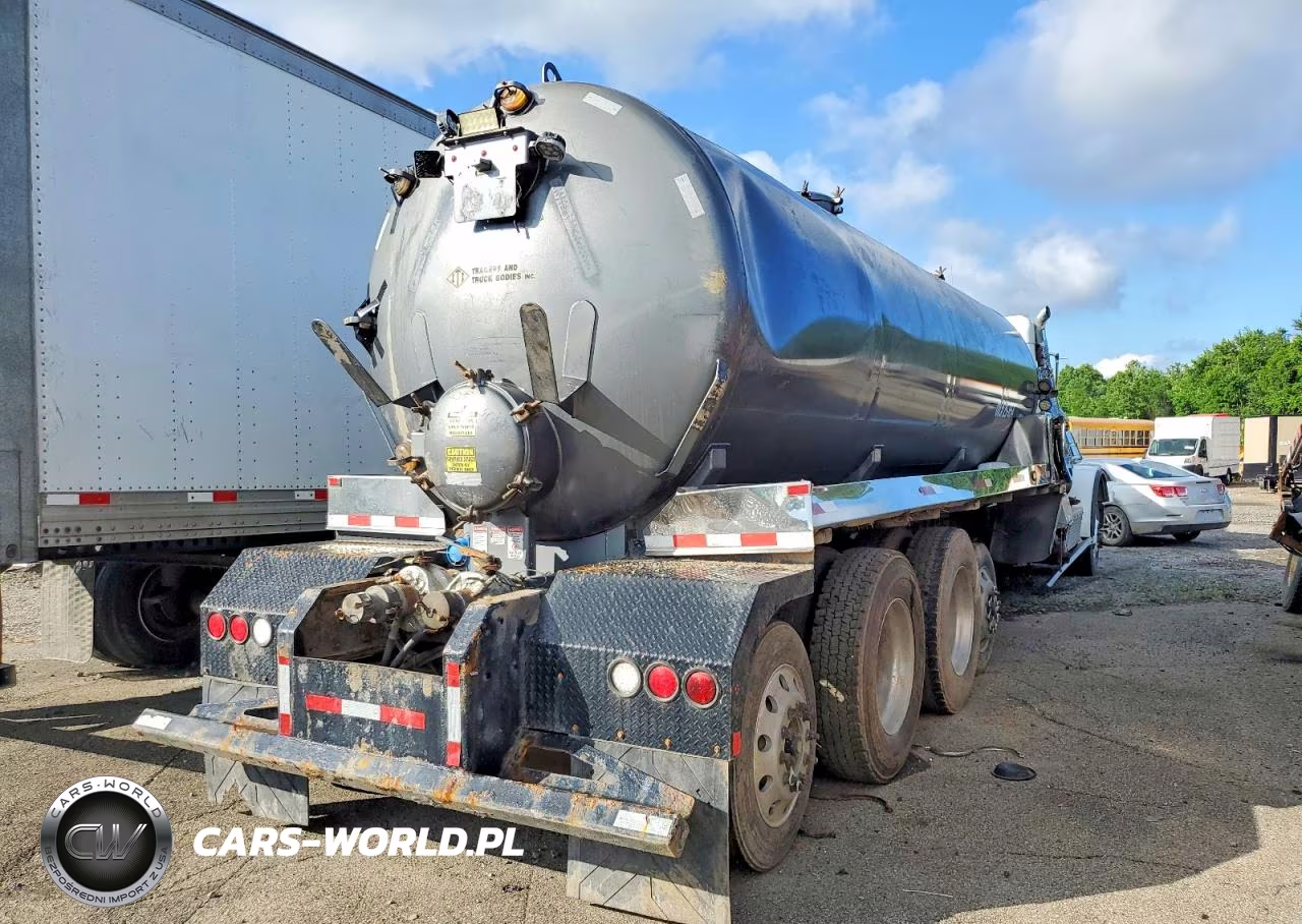 2017 Peterbilt 367 Vacuum Truck VIN:1NPTX4EX8HD412489 - 4