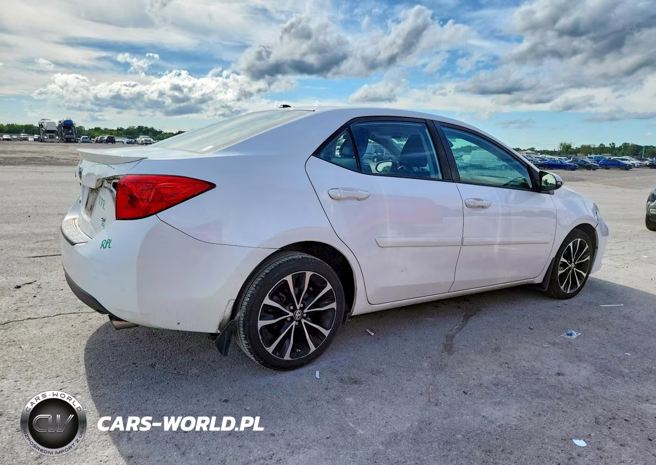 2018 Toyota Corolla Se VIN:2T1BURHE6JC079702 - 3
