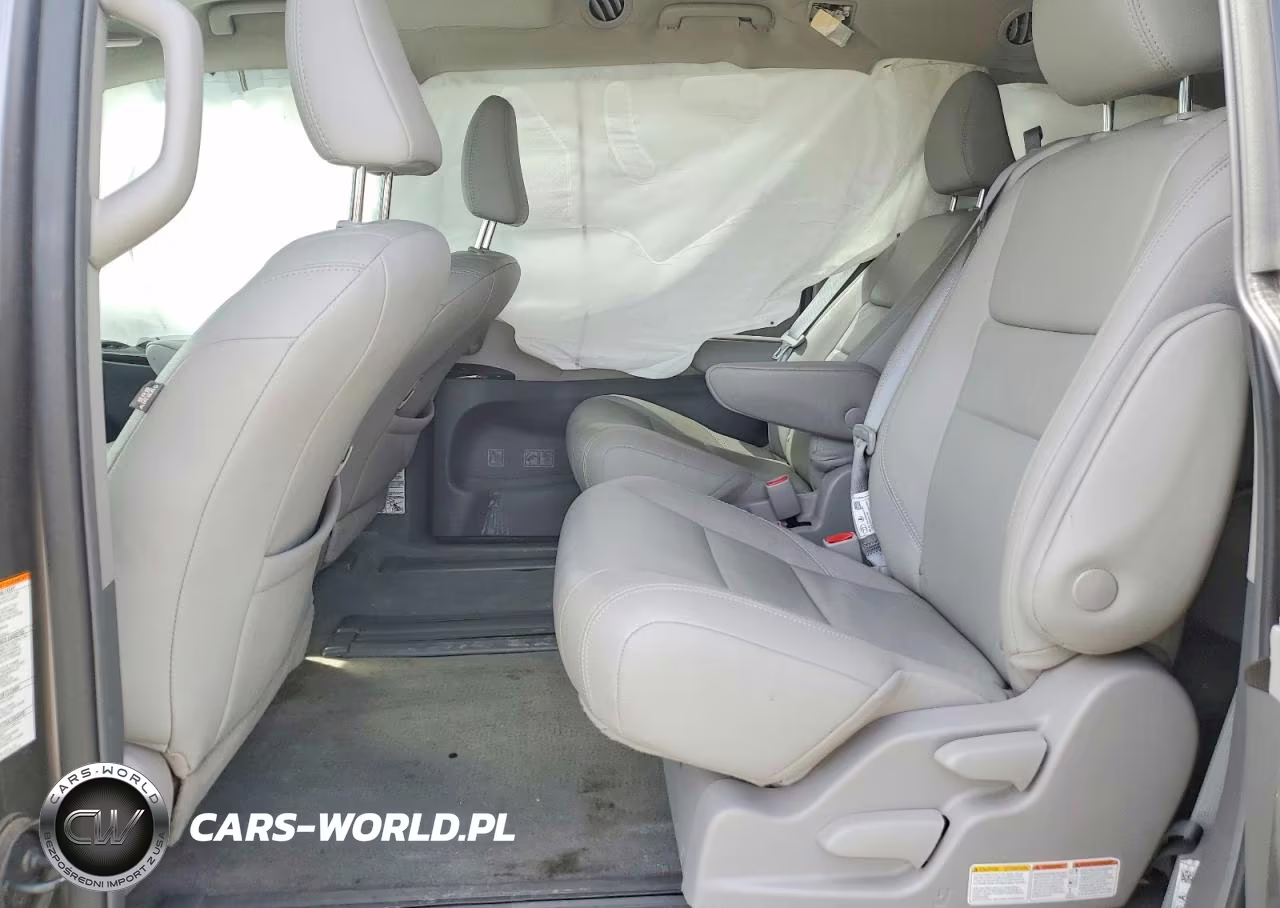 2018 Toyota Sienna Xle 8-Passenger VIN:5TDYZ3DC8JS933478 - 11