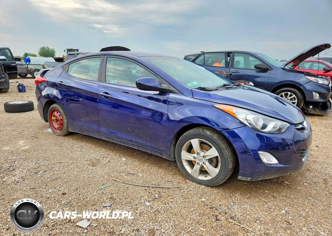 2013 Hyundai Elantra Gls VIN:5NPDH4AE4DH447662 - 4