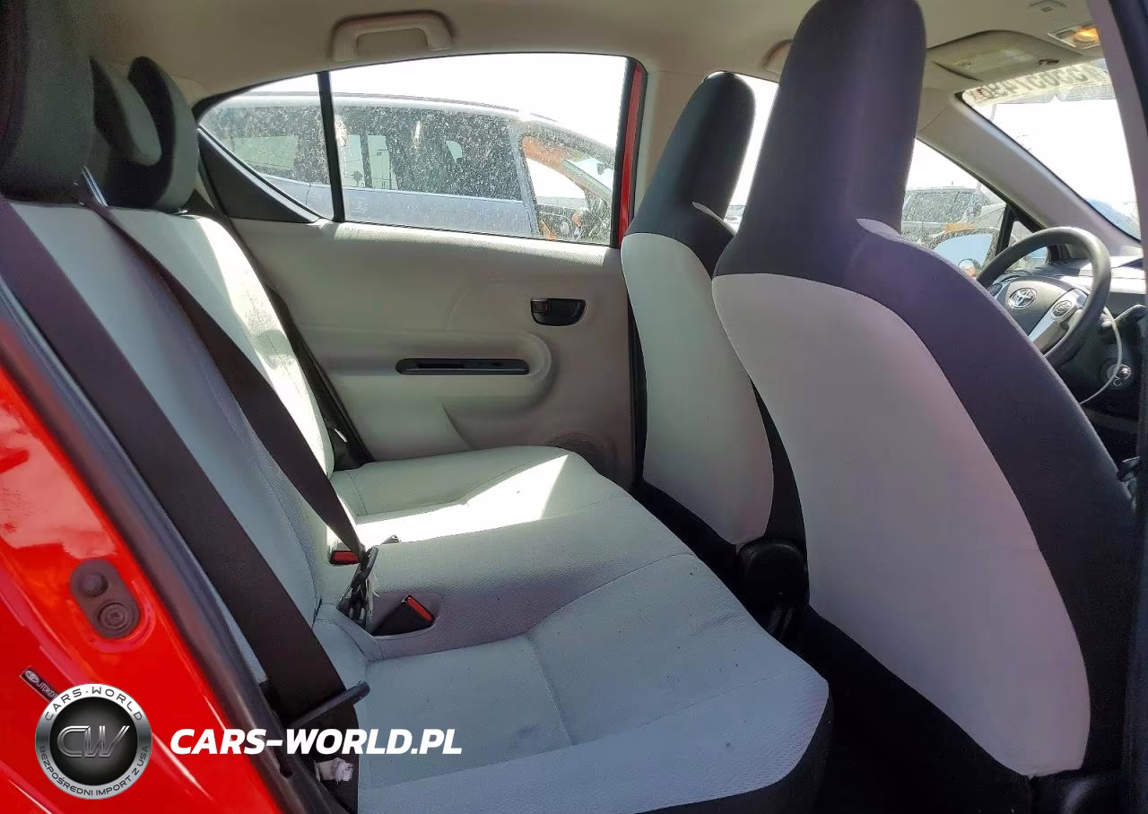 2012 Toyota Prius C One VIN:JTDKDTB3XC1524289 - 11