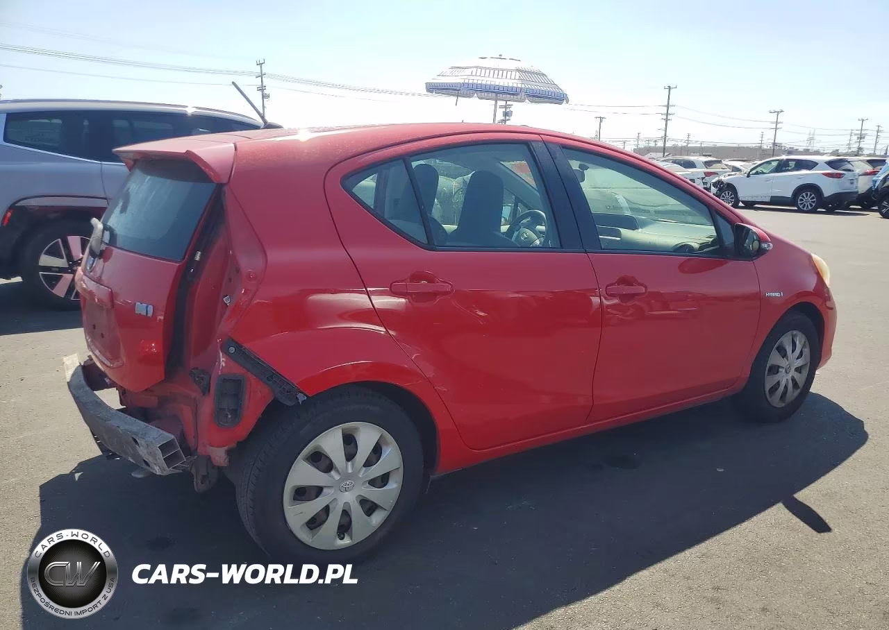 2012 Toyota Prius C One VIN:JTDKDTB3XC1524289 - 3