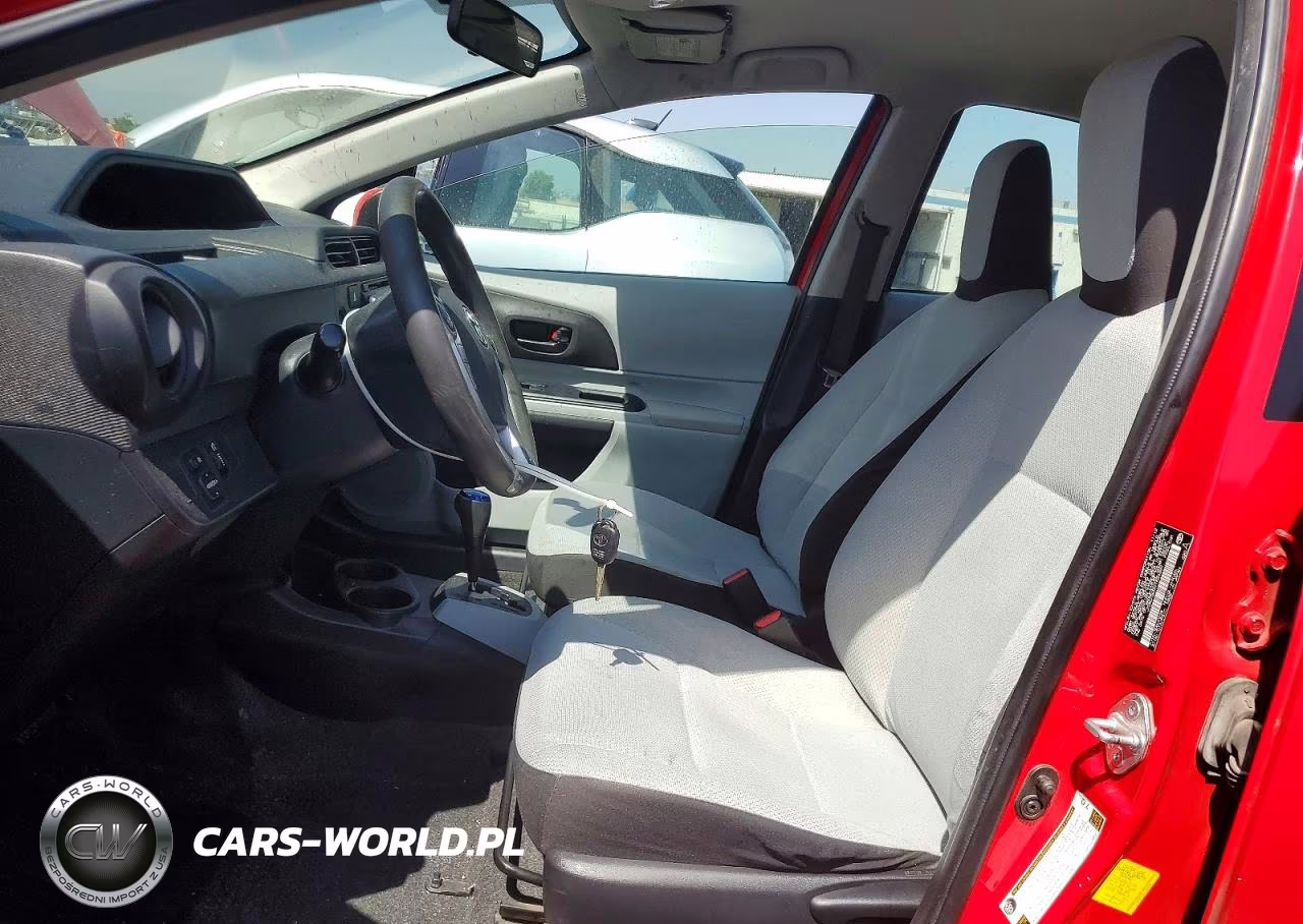 2012 Toyota Prius C One VIN:JTDKDTB3XC1524289 - 7