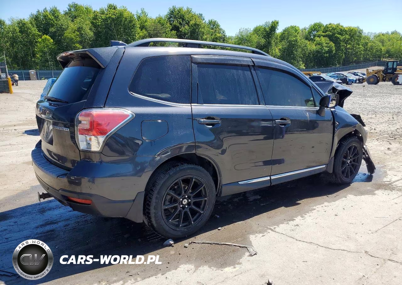 2018 Subaru Forester 2.0Xt Touring VIN:JF2SJGWC2JH448356 - 3