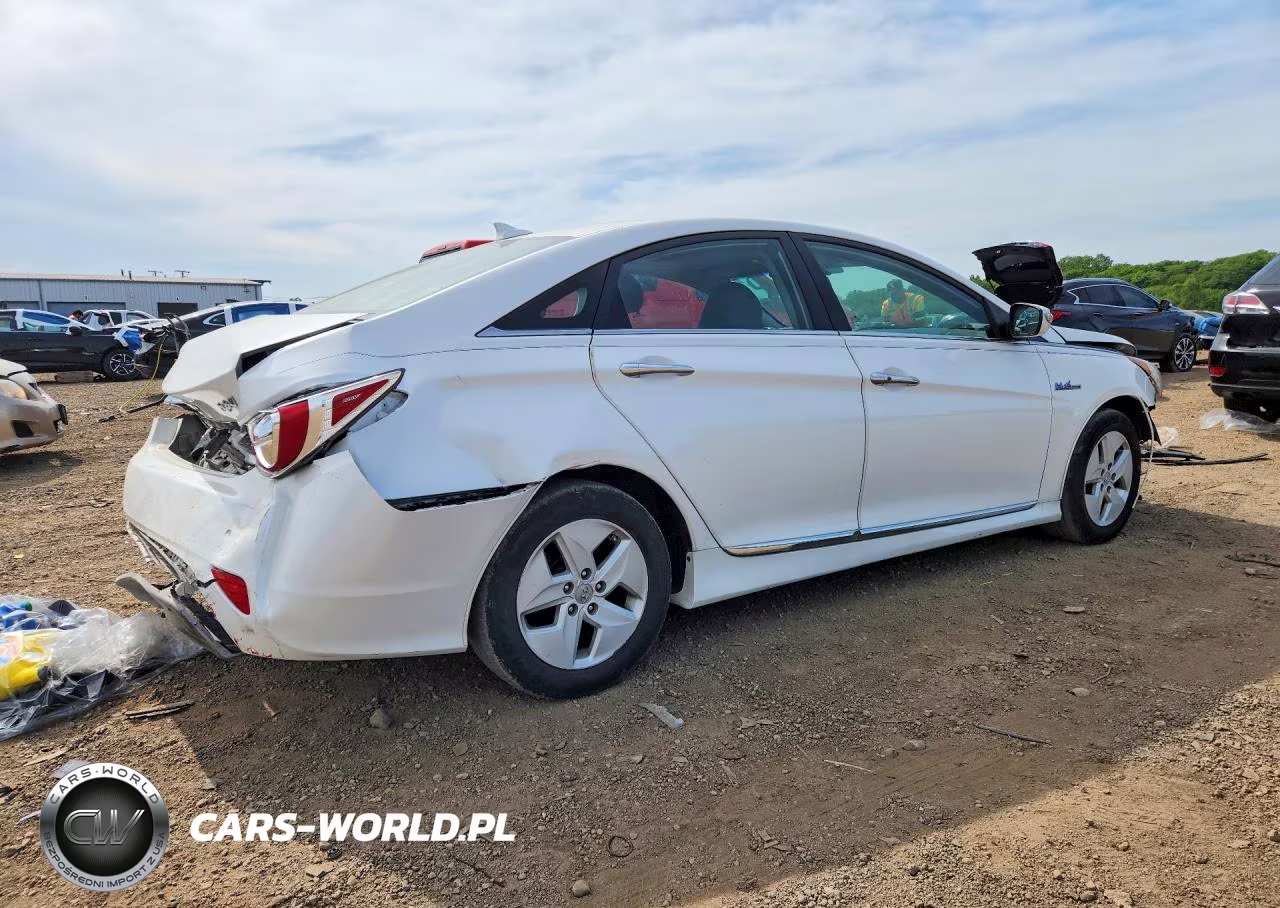 2012 Hyundai Sonata Hybrid VIN:KMHEC4A45CA022687 - 3