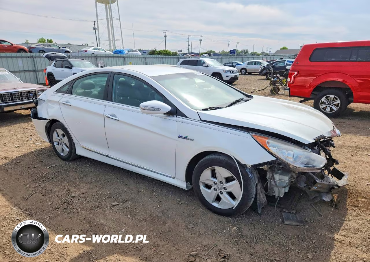 2012 Hyundai Sonata Hybrid VIN:KMHEC4A45CA022687 - 4