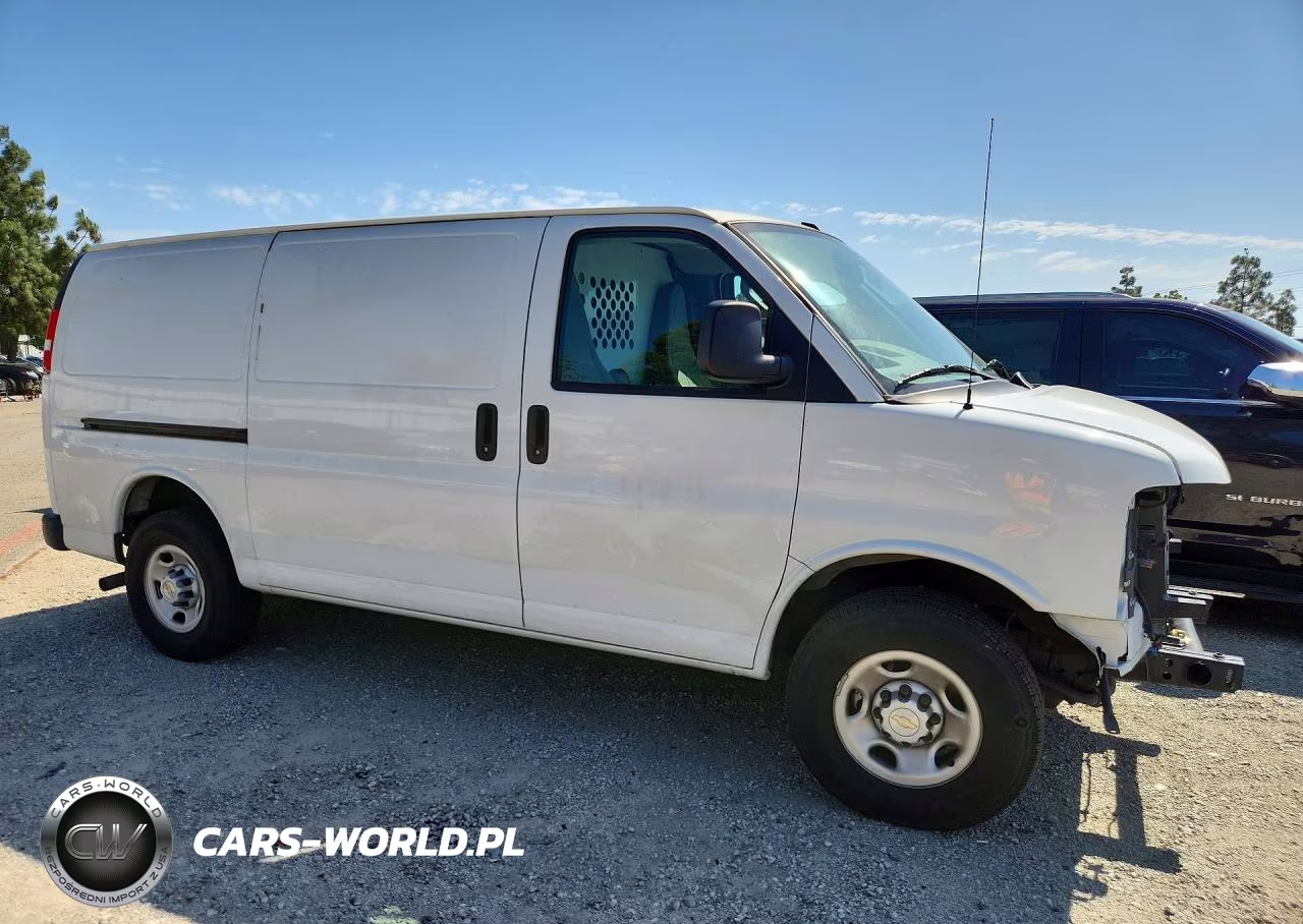 2024 Chevrolet Express G2500 VIN:1GCWGAFP9R1247024 - 4