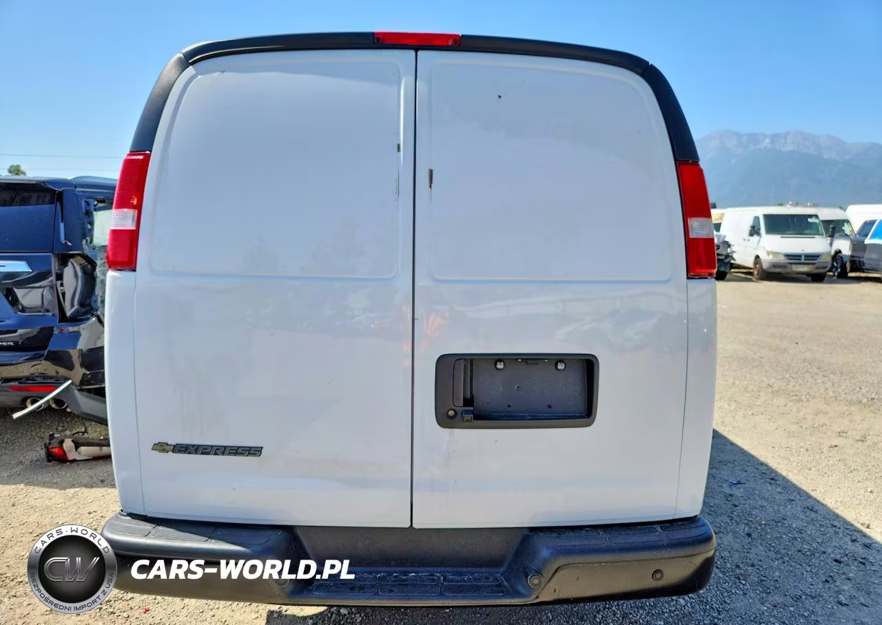 2024 Chevrolet Express G2500 VIN:1GCWGAFP9R1247024 - 6