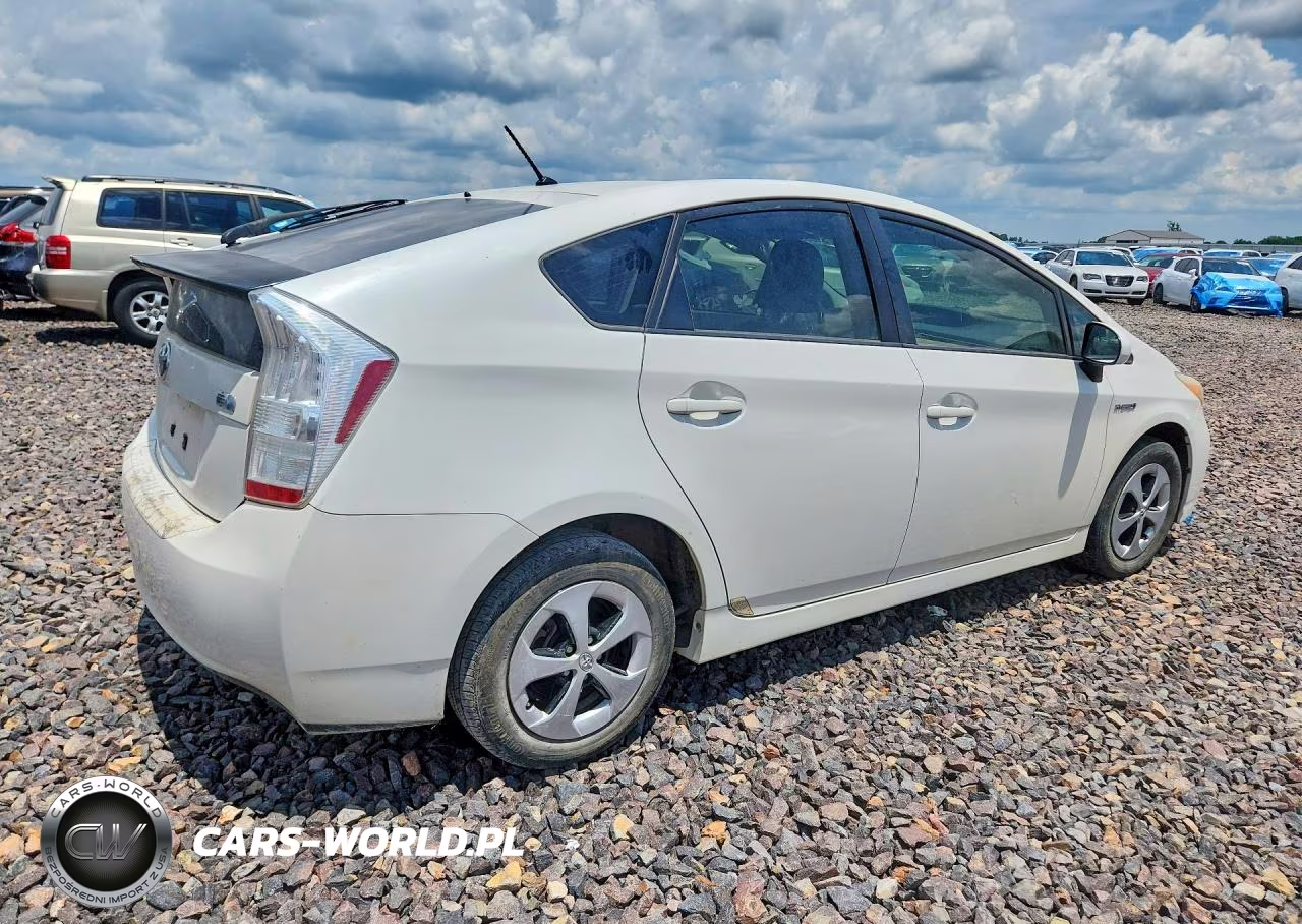 2013 Toyota Prius VIN:JTDKN3DU2D0342192 - 3