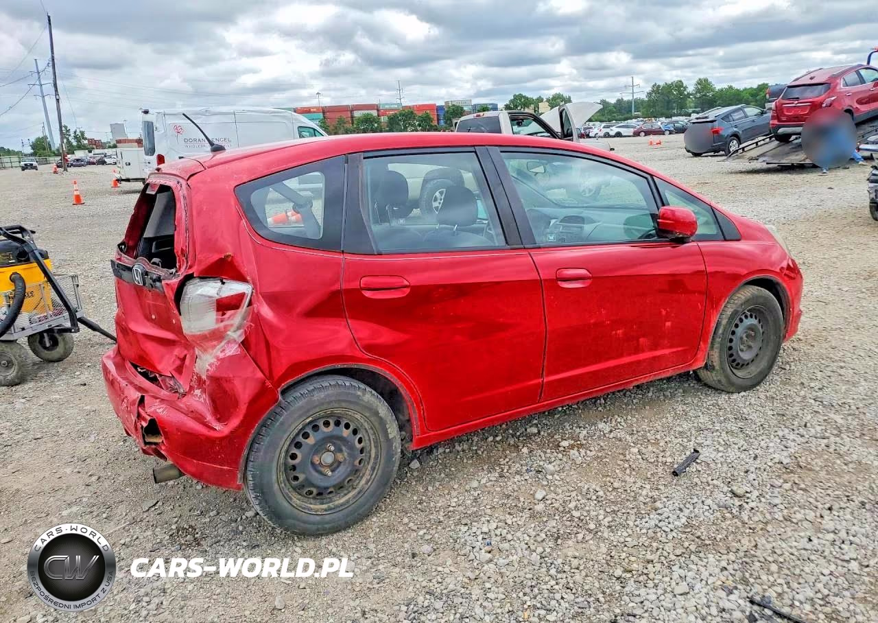 2012 Honda Fit VIN:JHMGE8H39CS007789 - 3