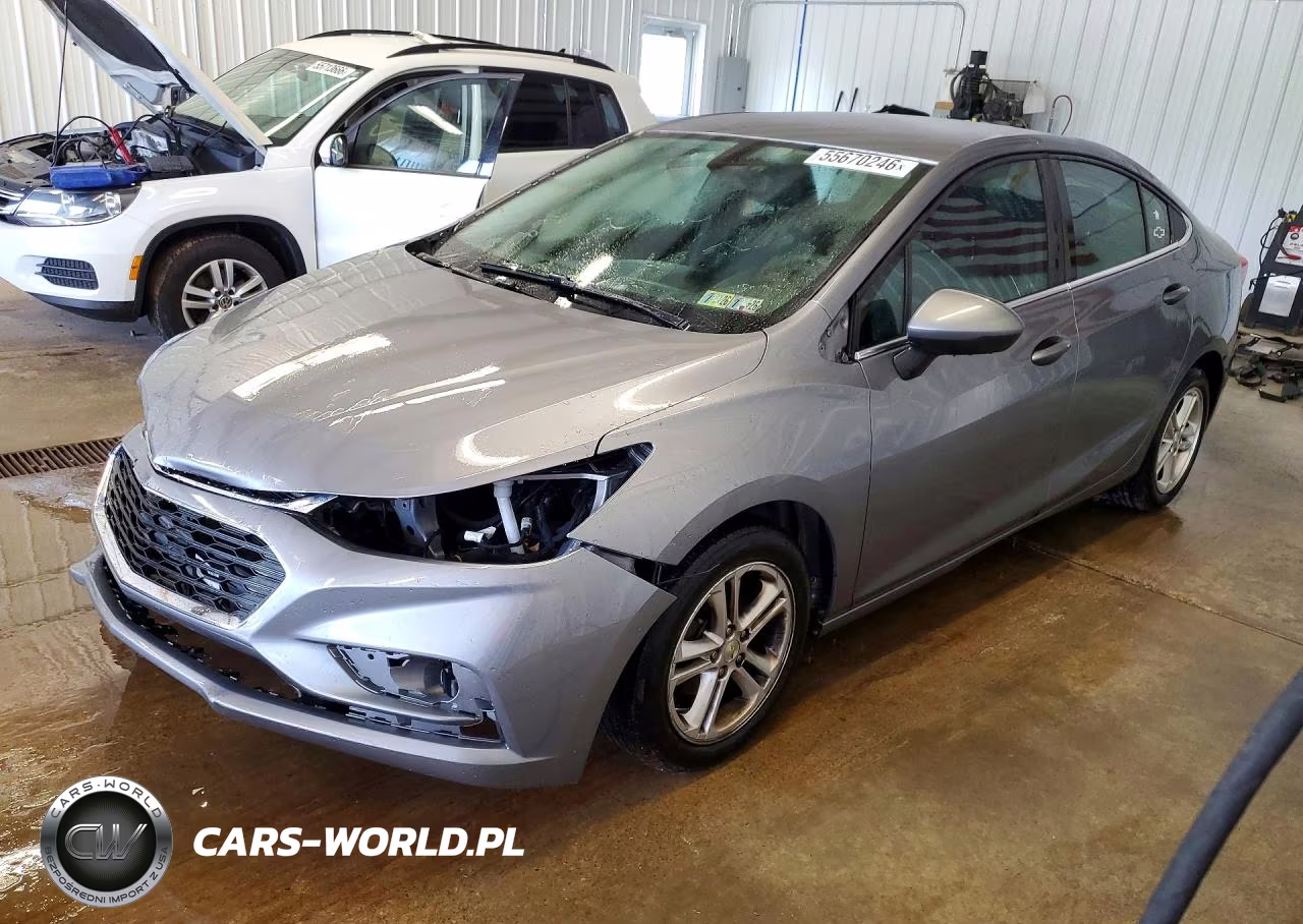 2018 Chevrolet Cruze Lt – zdjęcie 1 z 13